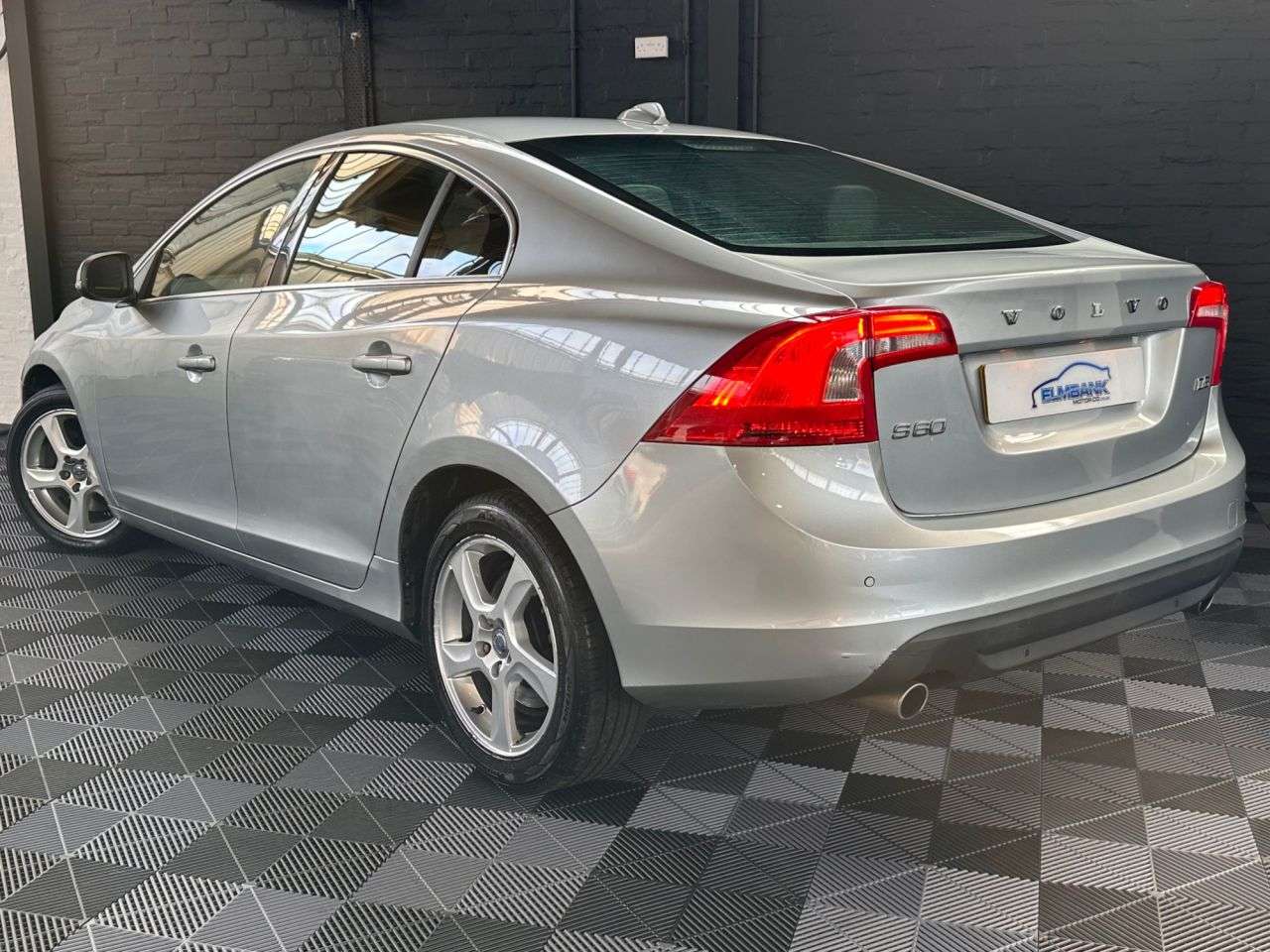 A 2011 VOLVO S60 2.4 D5 SE Lux Saloon 4dr Diesel Geartronic Euro 5 (205 ps) 2.4 D5 TURBO DIE A 2011 VOLVO S60 2.4 D5 SE Lux Saloon 4dr Diesel Geartronic Euro 5 (205 ps) 2.4 D5 TURBO DIE