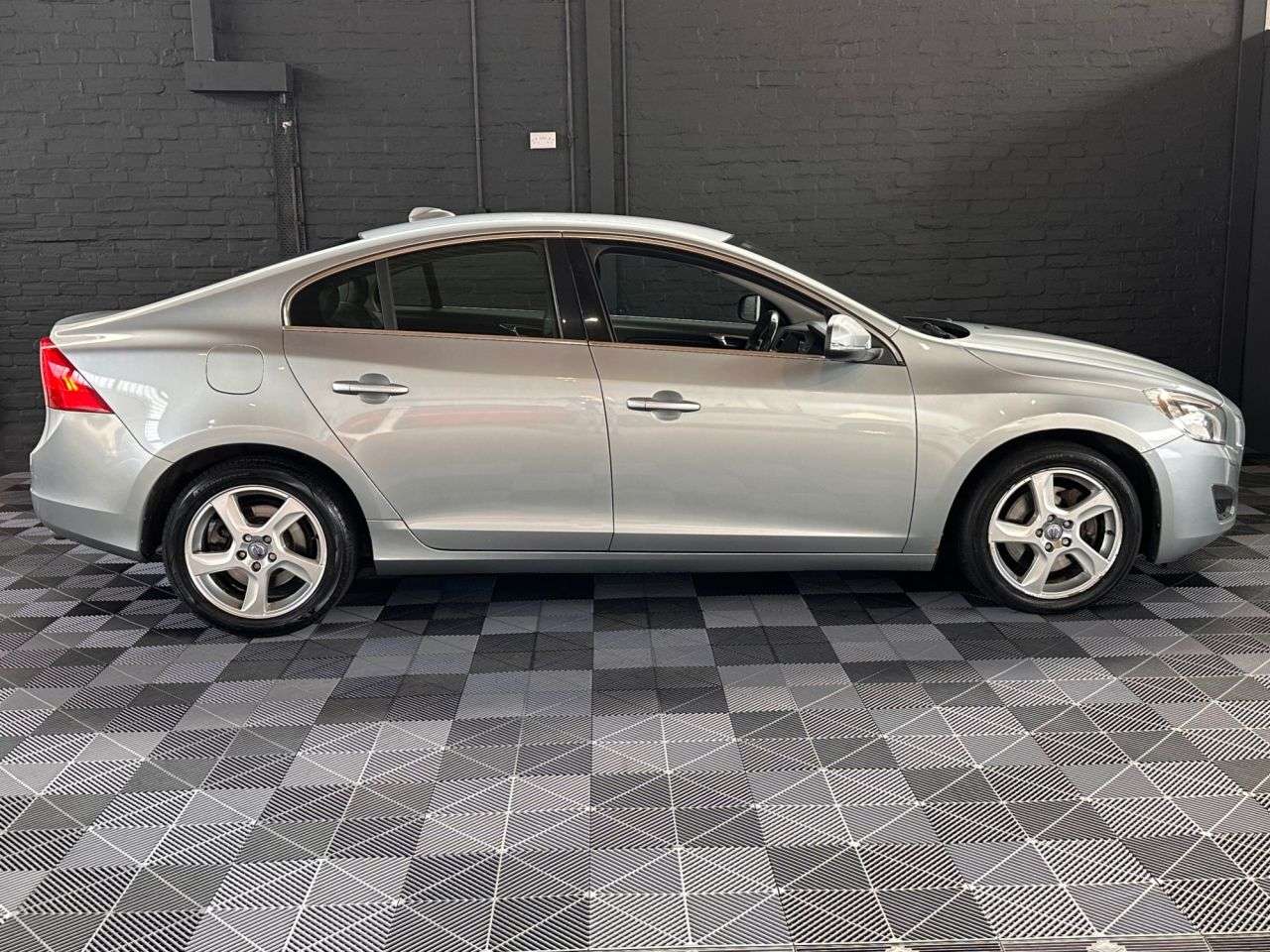 2011 VOLVO S60 2011 VOLVO S60