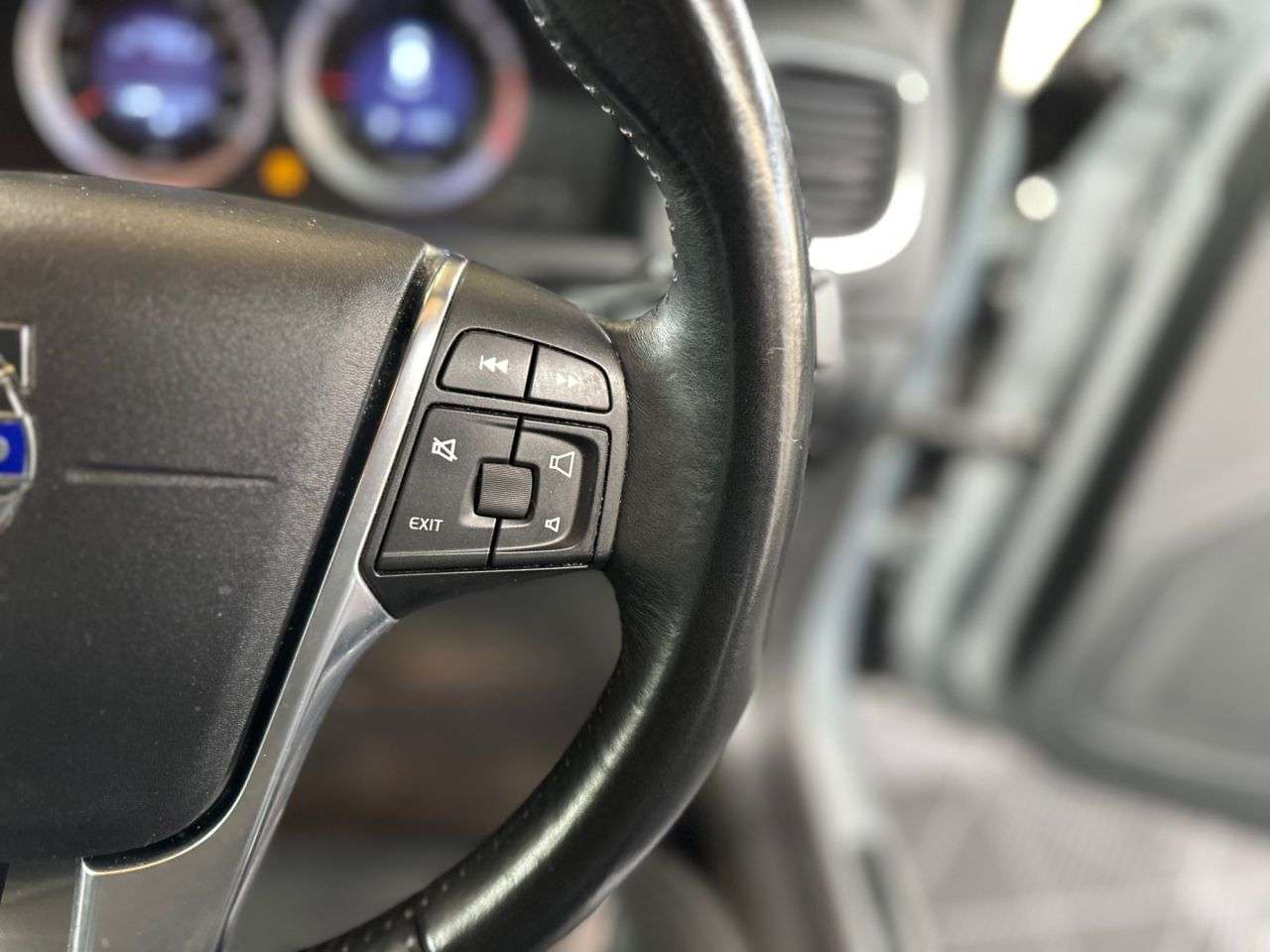 2011 VOLVO S60 2011 VOLVO S60