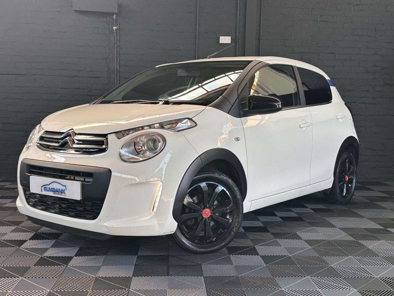 A 2019 CITROEN C1 1.0 VTi Urban Ride Hatchback 5dr Petrol Manual Euro 6 (72 ps) ONLY 2 OWNERS A 2019 CITROEN C1 1.0 VTi Urban Ride Hatchback 5dr Petrol Manual Euro 6 (72 ps) ONLY 2 OWNERS