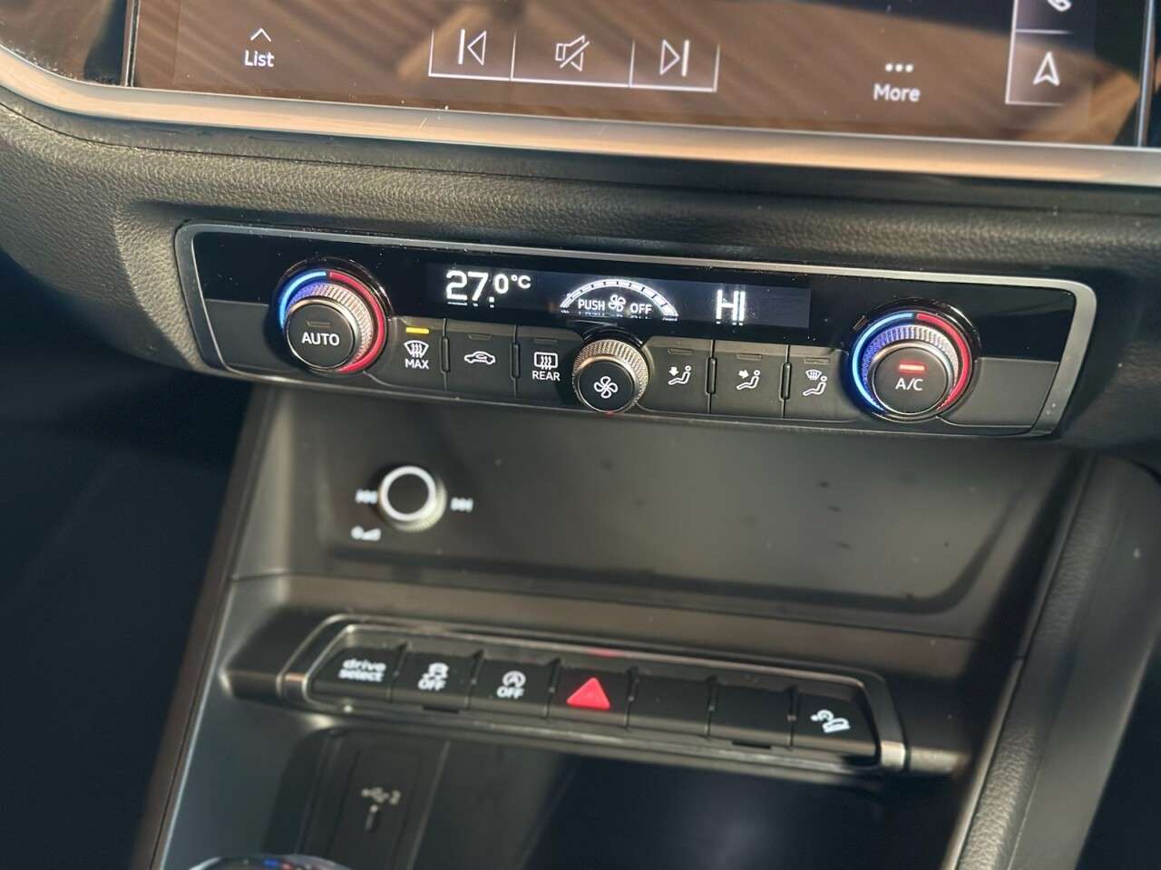 2020 AUDI Q3 2020 AUDI Q3