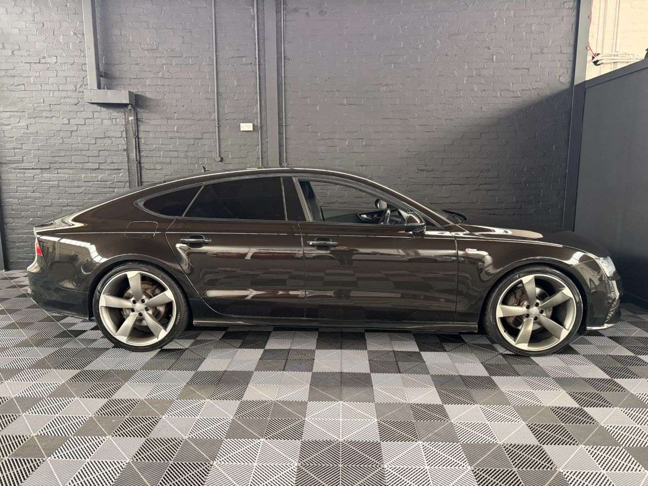 A 2013 AUDI A7 3.0 TDI V6 Black Edition Sportback 5dr Diesel Tiptronic quattro Euro 5 (s/s A 2013 AUDI A7 3.0 TDI V6 Black Edition Sportback 5dr Diesel Tiptronic quattro Euro 5 (s/s