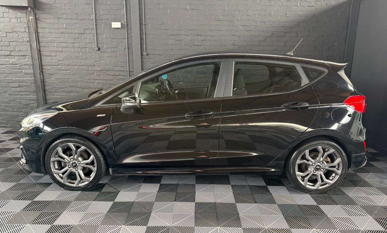 A 2018 FORD FIESTA 1.0T EcoBoost GPF ST-Line Hatchback 5dr Petrol Manual Euro 6 (s/s) (125 ps) A 2018 FORD FIESTA 1.0T EcoBoost GPF ST-Line Hatchback 5dr Petrol Manual Euro 6 (s/s) (125 ps)