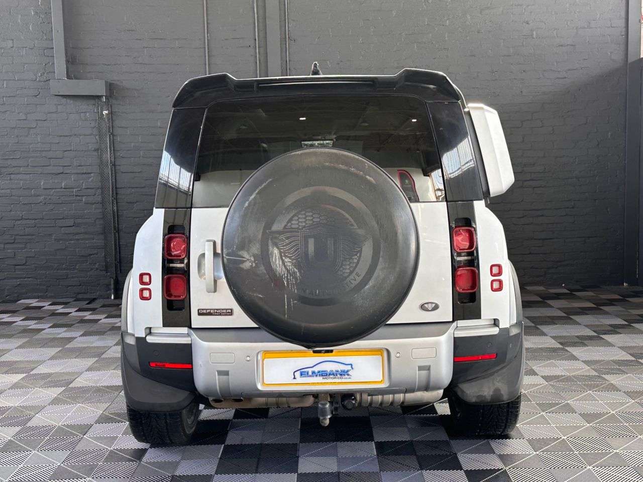 A 2021 LAND ROVER DEFENDER 3.0 D250 MHEV First Edition SUV 5dr Diesel Auto 4WD Euro 6 (s/s) (250 ps) 3 A 2021 LAND ROVER DEFENDER 3.0 D250 MHEV First Edition SUV 5dr Diesel Auto 4WD Euro 6 (s/s) (250 ps) 3