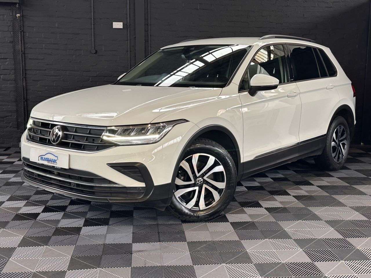 A 2021 VOLKSWAGEN TIGUAN 1.5 TSI Active SUV 5dr Petrol Manual Euro 6 (s/s) (130 ps) ONLY 34,000 MILE A 2021 VOLKSWAGEN TIGUAN 1.5 TSI Active SUV 5dr Petrol Manual Euro 6 (s/s) (130 ps) ONLY 34,000 MILE