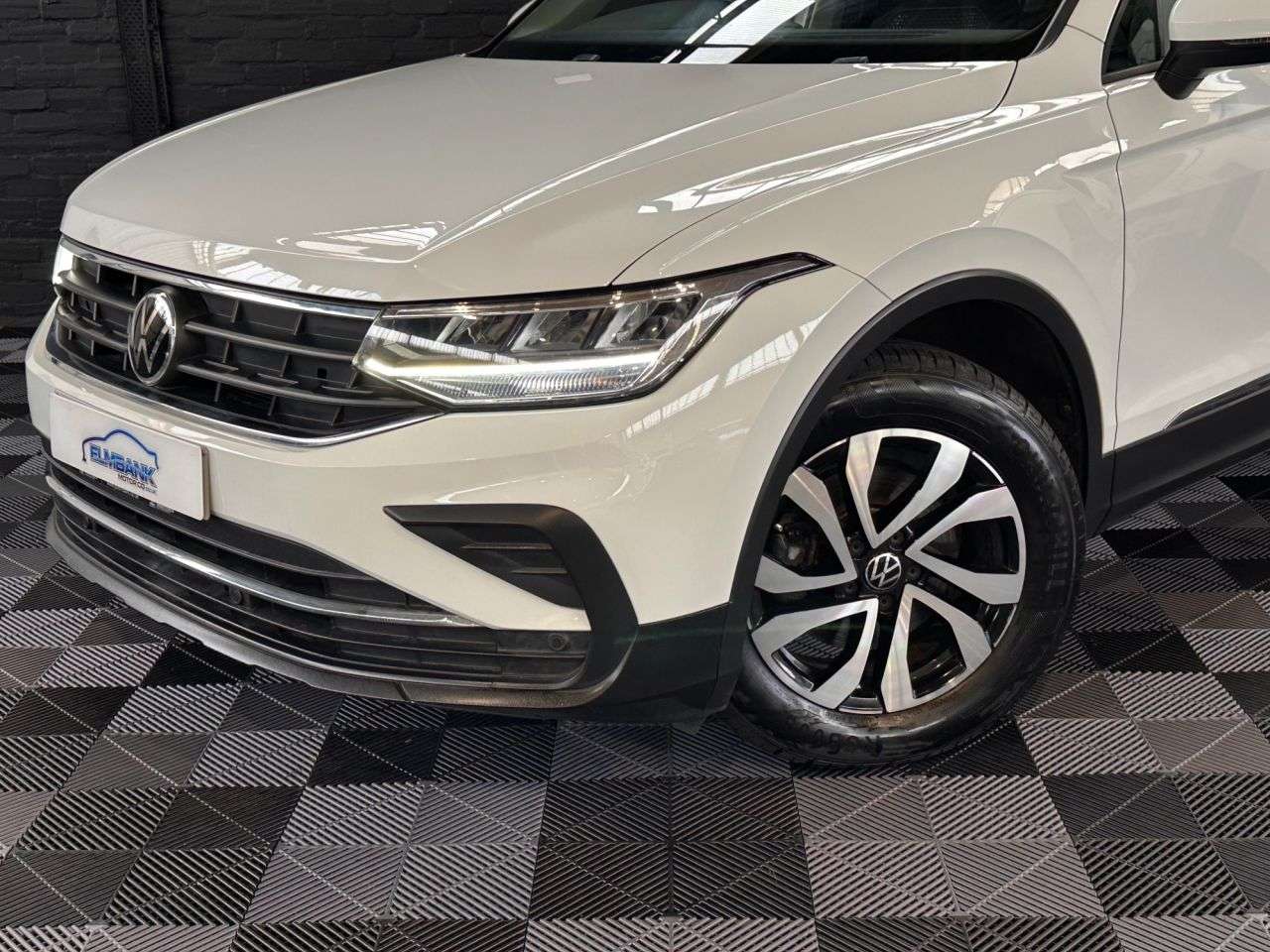 A 2021 VOLKSWAGEN TIGUAN 1.5 TSI Active SUV 5dr Petrol Manual Euro 6 (s/s) (130 ps) ONLY 34,000 MILE A 2021 VOLKSWAGEN TIGUAN 1.5 TSI Active SUV 5dr Petrol Manual Euro 6 (s/s) (130 ps) ONLY 34,000 MILE