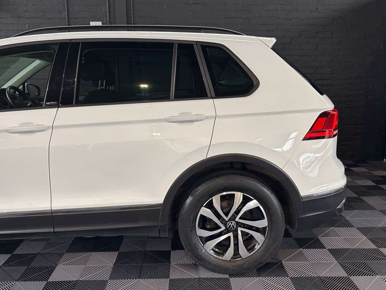 2021 VOLKSWAGEN TIGUAN 2021 VOLKSWAGEN TIGUAN