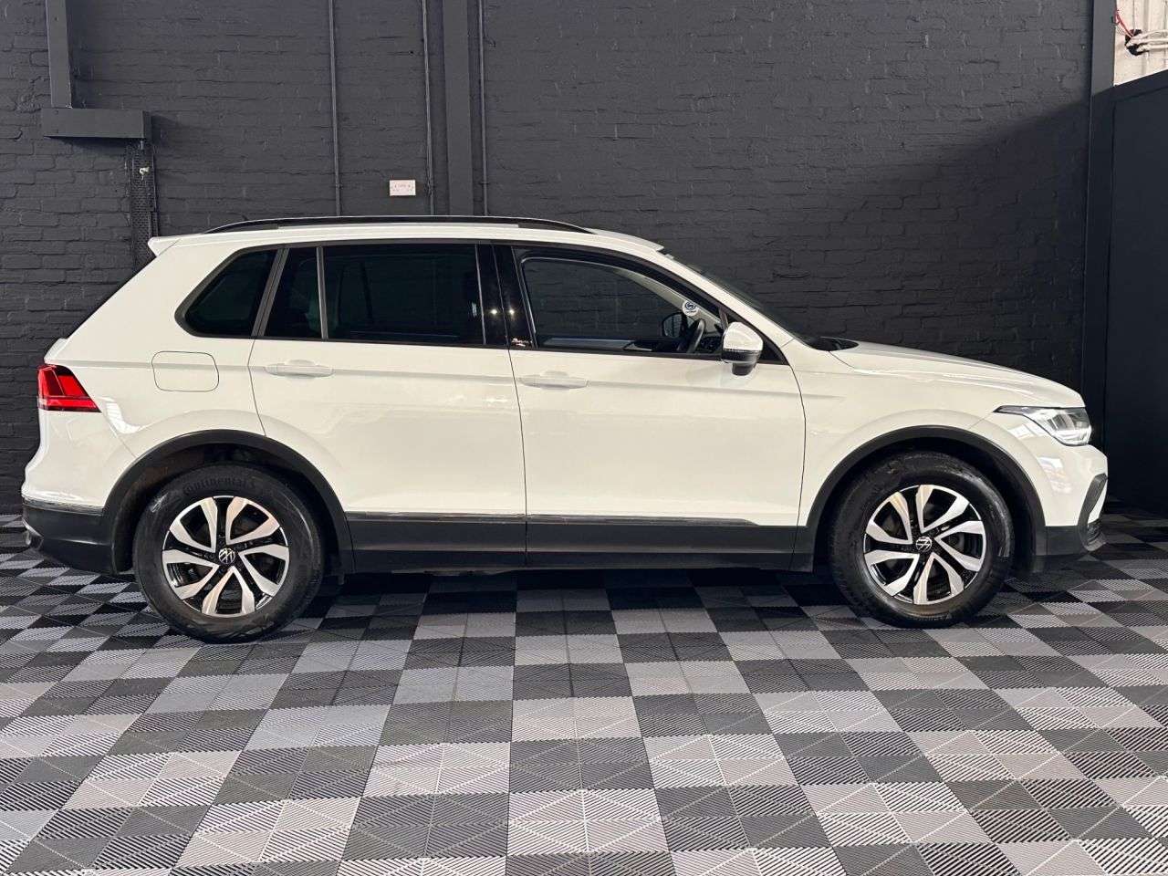 2021 VOLKSWAGEN TIGUAN 2021 VOLKSWAGEN TIGUAN