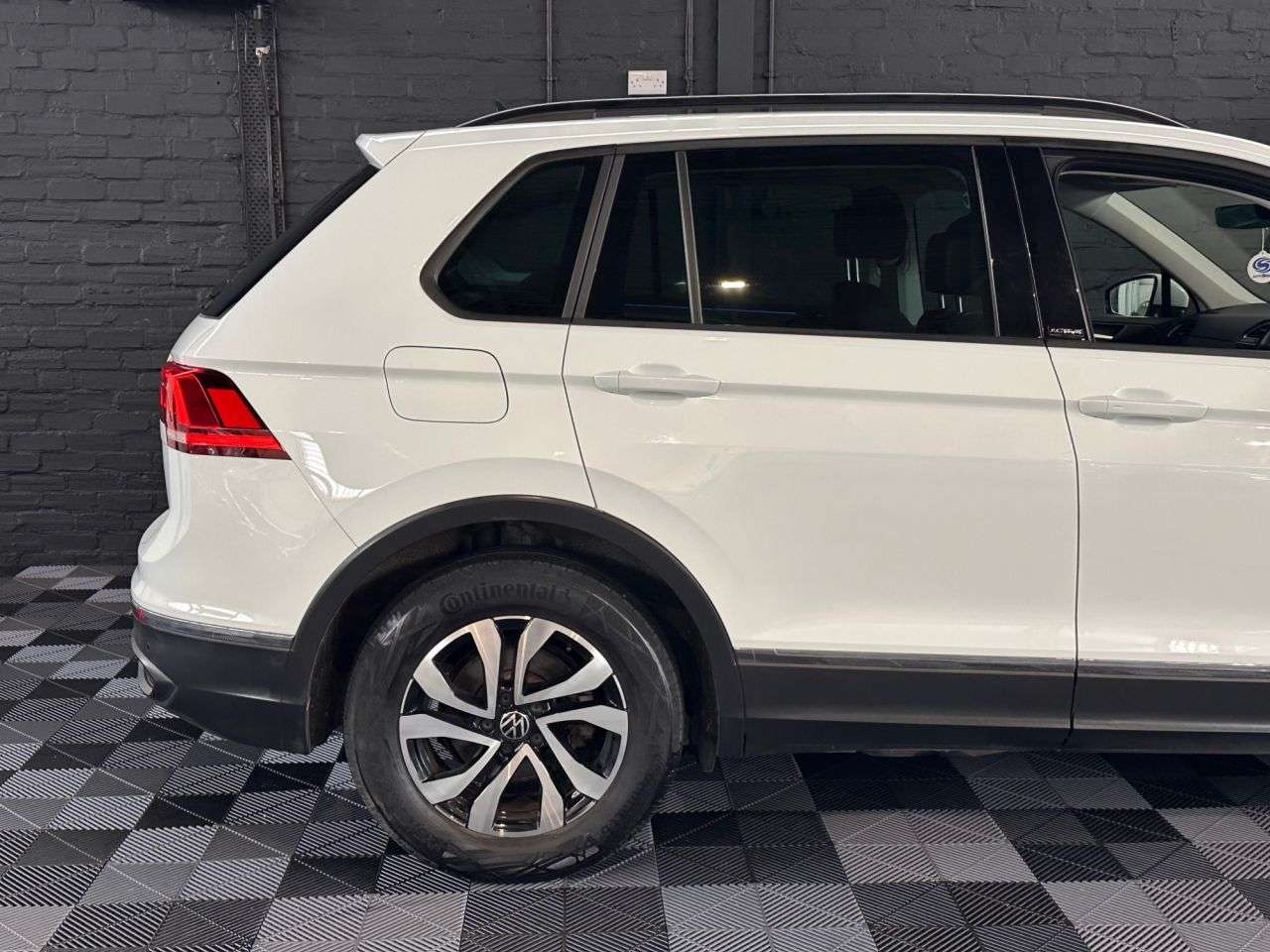 2021 VOLKSWAGEN TIGUAN 2021 VOLKSWAGEN TIGUAN