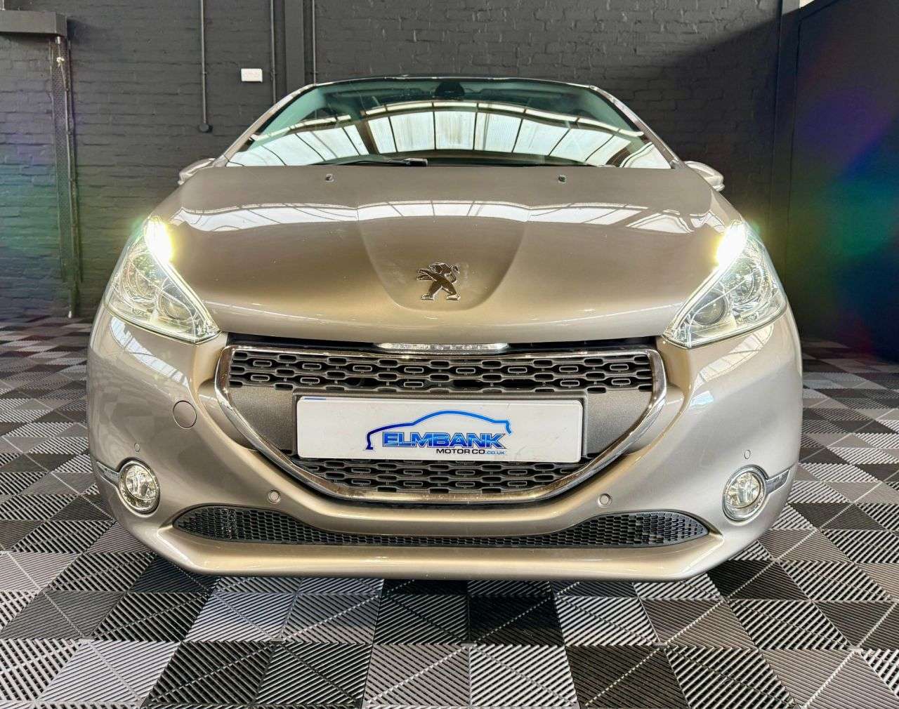 2013 PEUGEOT 208 2013 PEUGEOT 208