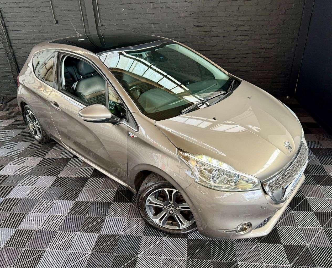 2013 PEUGEOT 208 2013 PEUGEOT 208