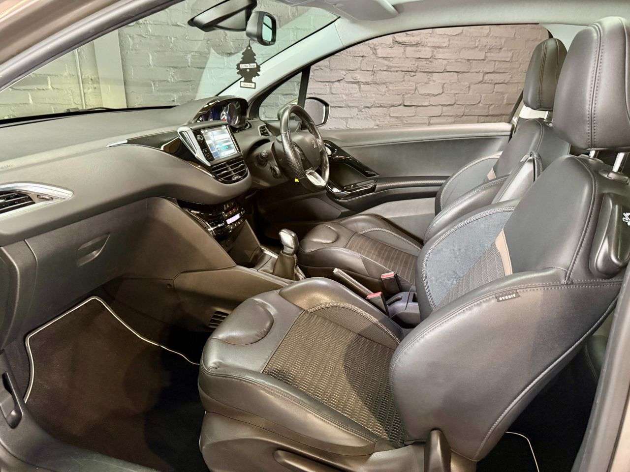 2013 PEUGEOT 208 2013 PEUGEOT 208