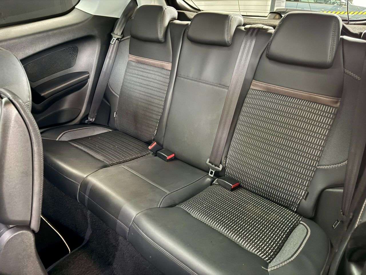 2013 PEUGEOT 208 2013 PEUGEOT 208