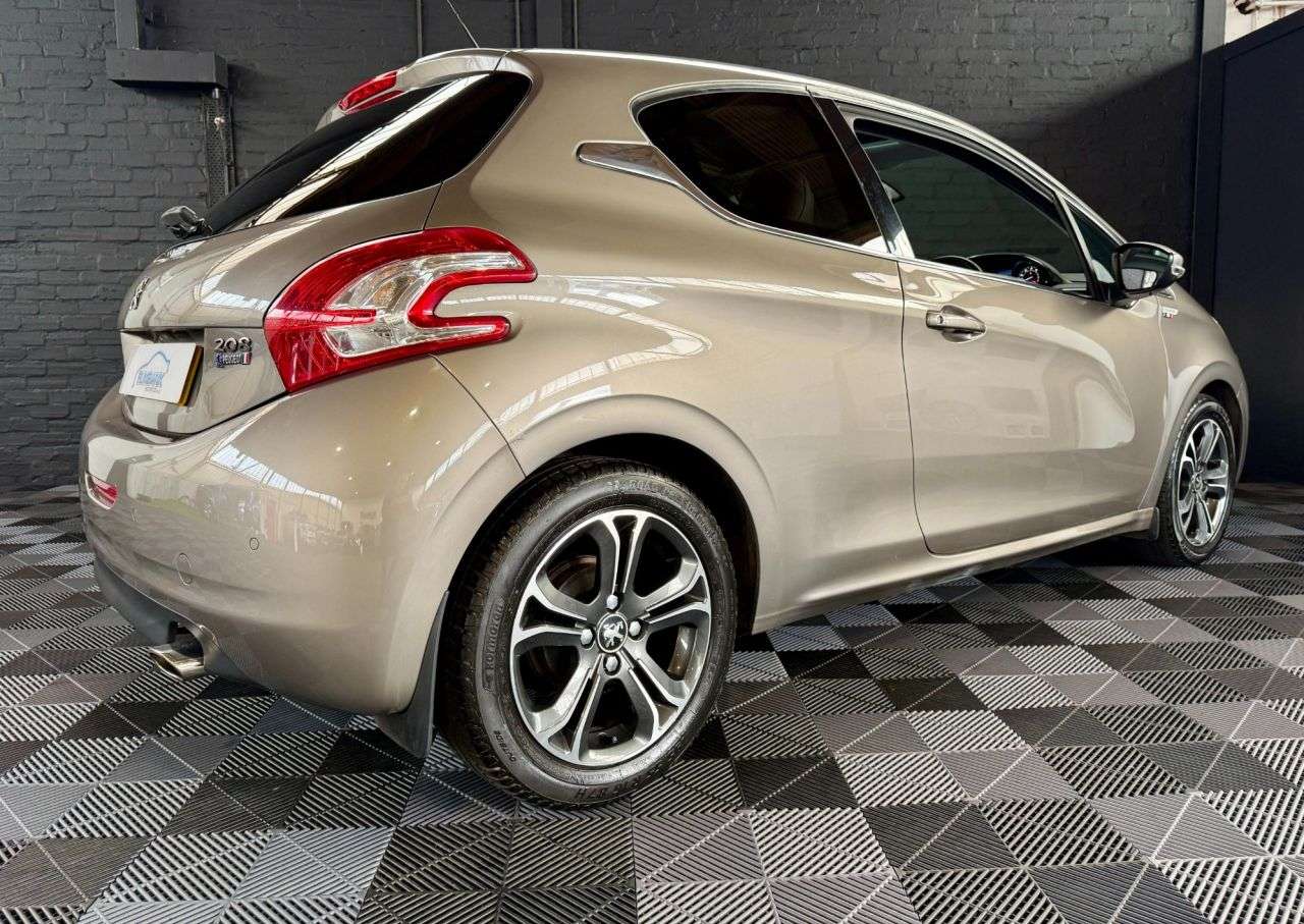 2013 PEUGEOT 208 2013 PEUGEOT 208