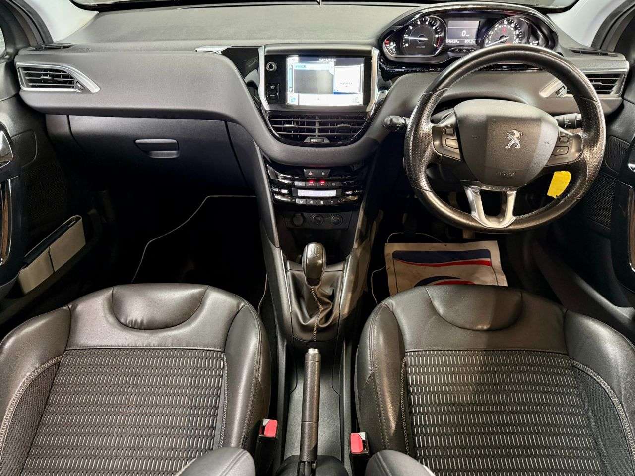 2013 PEUGEOT 208 2013 PEUGEOT 208
