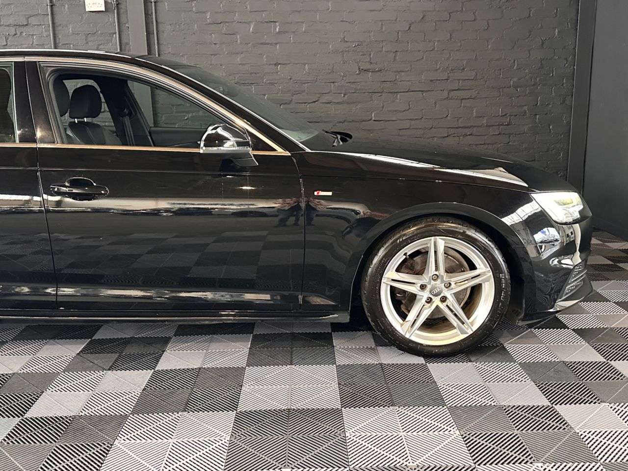 2018 AUDI A4 2018 AUDI A4