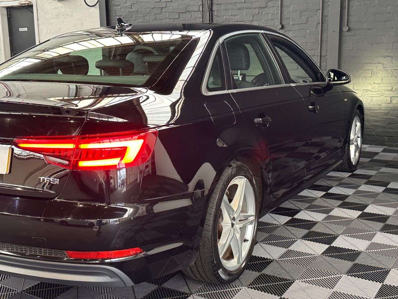 2018 AUDI A4 2018 AUDI A4