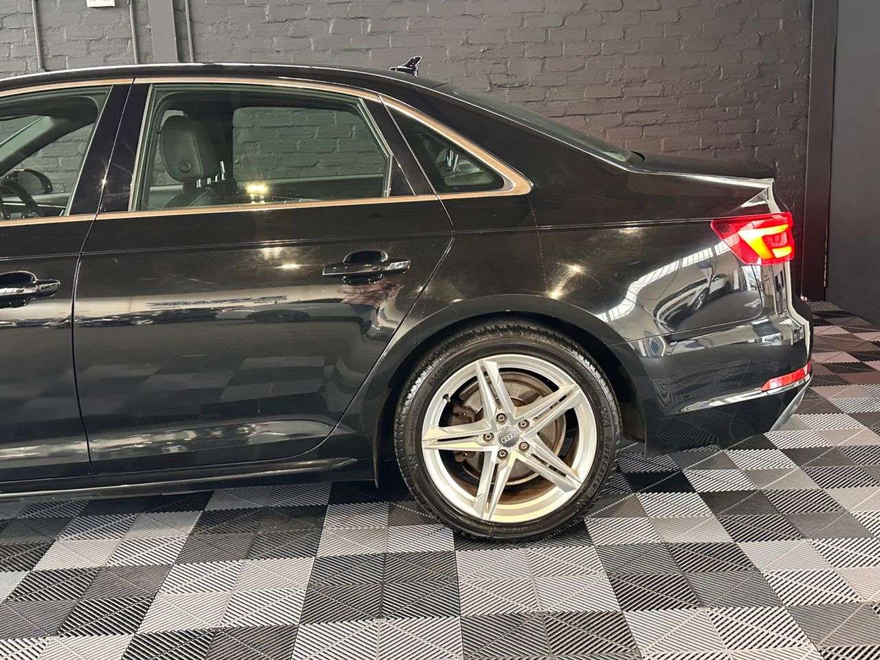 2018 AUDI A4 2018 AUDI A4