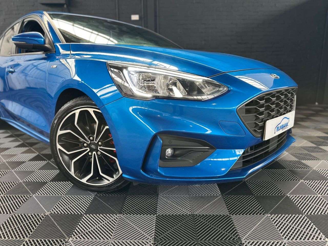 A 2018 FORD FOCUS 1.0T EcoBoost ST-Line X Hatchback 5dr Petrol Manual Euro 6 (s/s) (125 ps) F A 2018 FORD FOCUS 1.0T EcoBoost ST-Line X Hatchback 5dr Petrol Manual Euro 6 (s/s) (125 ps) F