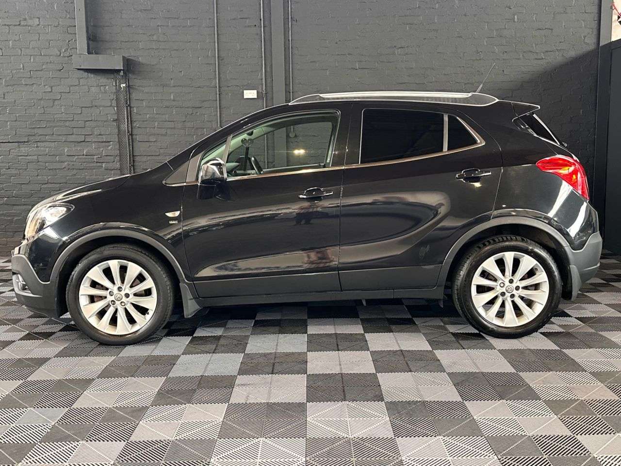 A 2015 VAUXHALL MOKKA 1.7 CDTi SE SUV 5dr Diesel Auto 2WD Euro 5 (130 ps) ONLY 2 OWNERS - 2 REMOT A 2015 VAUXHALL MOKKA 1.7 CDTi SE SUV 5dr Diesel Auto 2WD Euro 5 (130 ps) ONLY 2 OWNERS - 2 REMOT