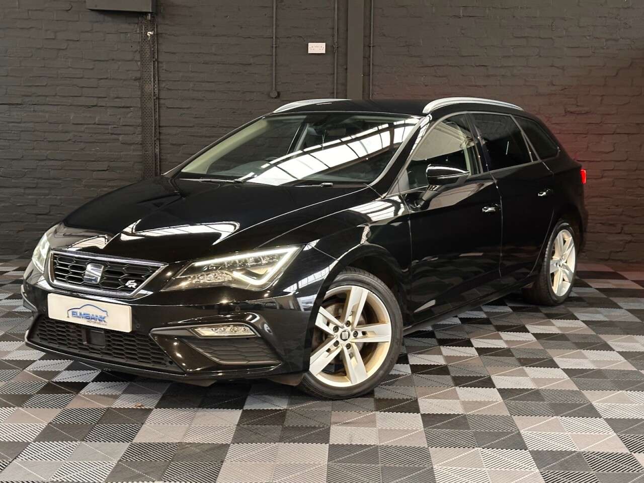 A 2019 SEAT LEON 2.0 TDI FR ST 5dr Diesel Manual Euro 6 (s/s) (150 ps) ULEZ COMPLIANT - LOW A 2019 SEAT LEON 2.0 TDI FR ST 5dr Diesel Manual Euro 6 (s/s) (150 ps) ULEZ COMPLIANT - LOW
