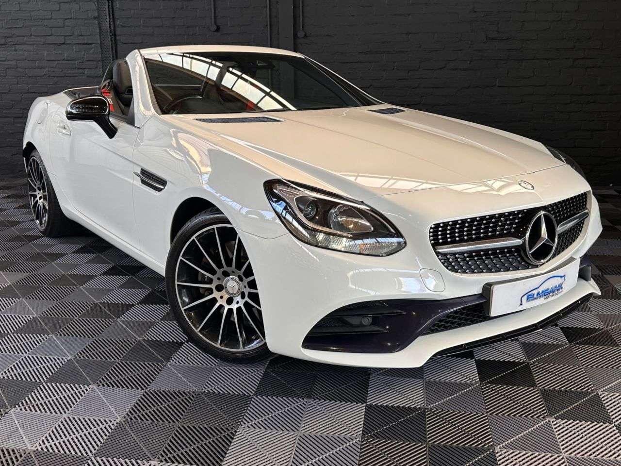 A 2017 MERCEDES-BENZ SLC 2.1 SLC250d AMG Line Convertible 2dr Diesel G-Tronic Euro 6 (s/s) (204 ps) A 2017 MERCEDES-BENZ SLC 2.1 SLC250d AMG Line Convertible 2dr Diesel G-Tronic Euro 6 (s/s) (204 ps)