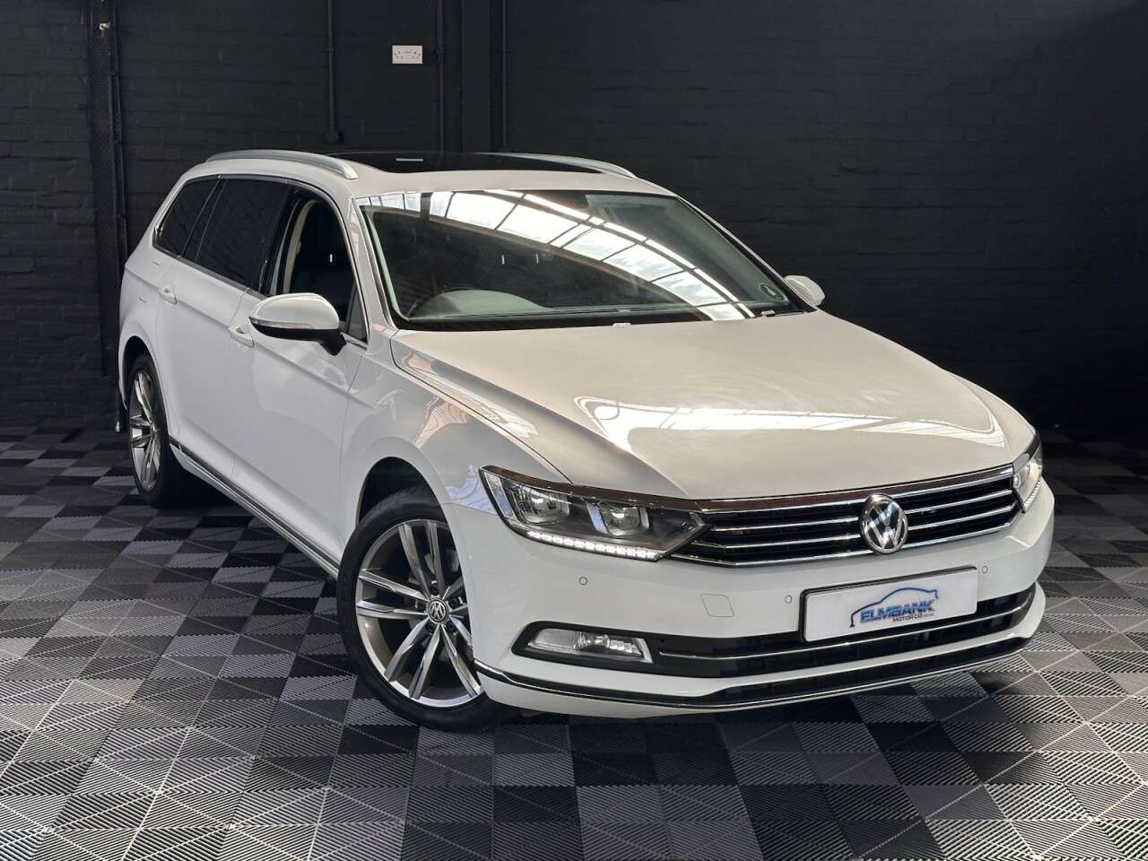 A 2019 VOLKSWAGEN PASSAT 2.0 TDI GT Estate 5dr Diesel DSG Euro 6 (s/s) (150 ps) ULEZ COMPLIANT - AUT A 2019 VOLKSWAGEN PASSAT 2.0 TDI GT Estate 5dr Diesel DSG Euro 6 (s/s) (150 ps) ULEZ COMPLIANT - AUT