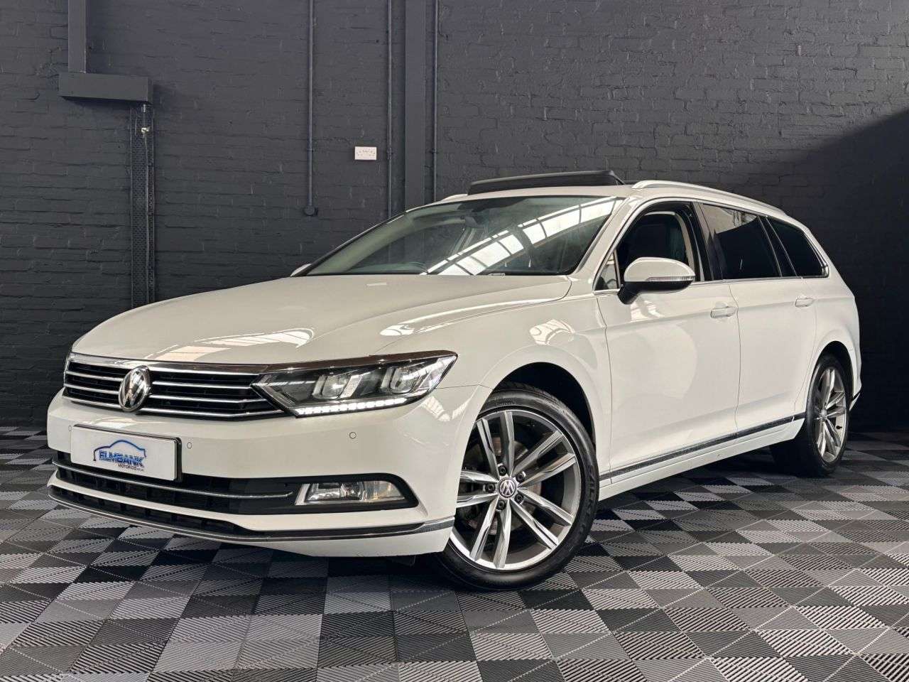 A 2019 VOLKSWAGEN PASSAT 2.0 TDI GT Estate 5dr Diesel DSG Euro 6 (s/s) (150 ps) ULEZ COMPLIANT - AUT A 2019 VOLKSWAGEN PASSAT 2.0 TDI GT Estate 5dr Diesel DSG Euro 6 (s/s) (150 ps) ULEZ COMPLIANT - AUT