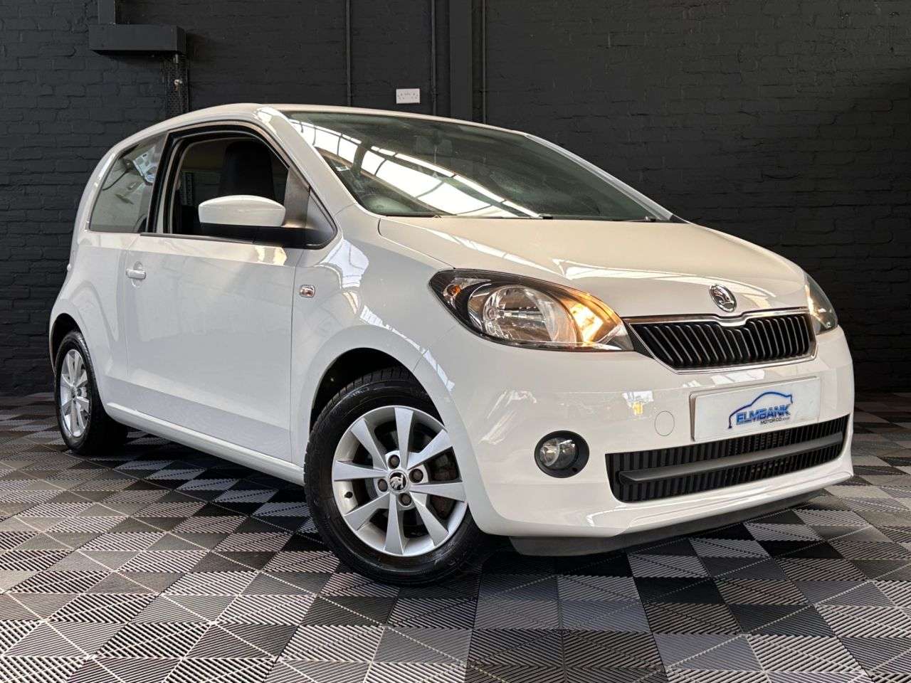 A 2014 SKODA CITIGO 1.0 MPI GreenTech Elegance Hatchback 3dr Petrol Manual Euro 5 (s/s) (75 ps) A 2014 SKODA CITIGO 1.0 MPI GreenTech Elegance Hatchback 3dr Petrol Manual Euro 5 (s/s) (75 ps)