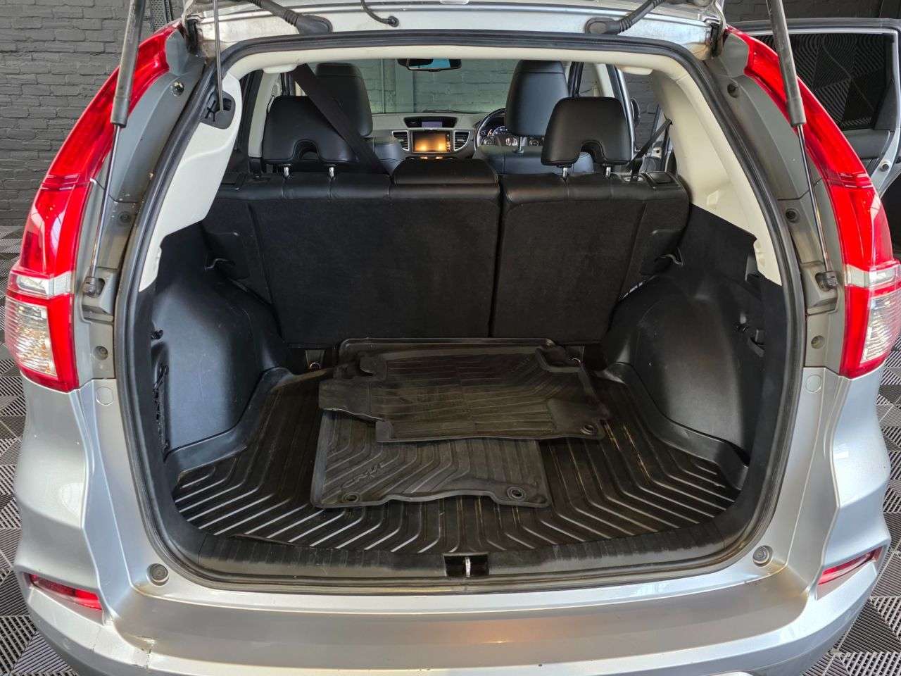 A 2018 HONDA CR-V 1.6 i-DTEC EX SUV 5dr Diesel Manual 4WD Euro 6 (s/s) (160 ps) HONDA HISTORY A 2018 HONDA CR-V 1.6 i-DTEC EX SUV 5dr Diesel Manual 4WD Euro 6 (s/s) (160 ps) HONDA HISTORY
