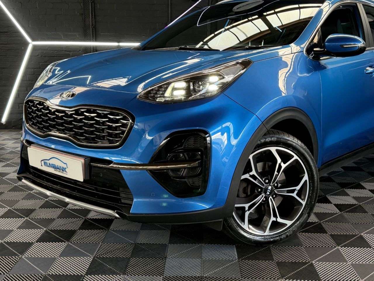 A 2019 KIA SPORTAGE 1.6 CRDi GT-Line SUV 5dr Diesel DCT AWD Euro 6 (s/s) (134 bhp) LOW MILES - A 2019 KIA SPORTAGE 1.6 CRDi GT-Line SUV 5dr Diesel DCT AWD Euro 6 (s/s) (134 bhp) LOW MILES -
