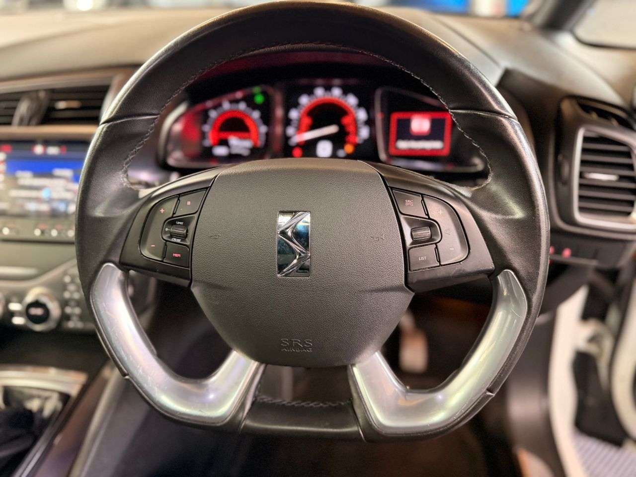 A 2015 DS AUTOMOBILES DS 5 1.6 BlueHDi Elegance Hatchback 5dr Diesel Manual Euro 6 (s/s) (120 ps) UPTO A 2015 DS AUTOMOBILES DS 5 1.6 BlueHDi Elegance Hatchback 5dr Diesel Manual Euro 6 (s/s) (120 ps) UPTO
