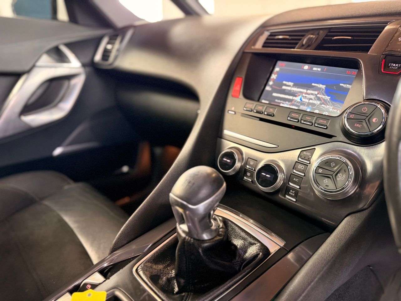 A 2015 DS AUTOMOBILES DS 5 1.6 BlueHDi Elegance Hatchback 5dr Diesel Manual Euro 6 (s/s) (120 ps) UPTO A 2015 DS AUTOMOBILES DS 5 1.6 BlueHDi Elegance Hatchback 5dr Diesel Manual Euro 6 (s/s) (120 ps) UPTO