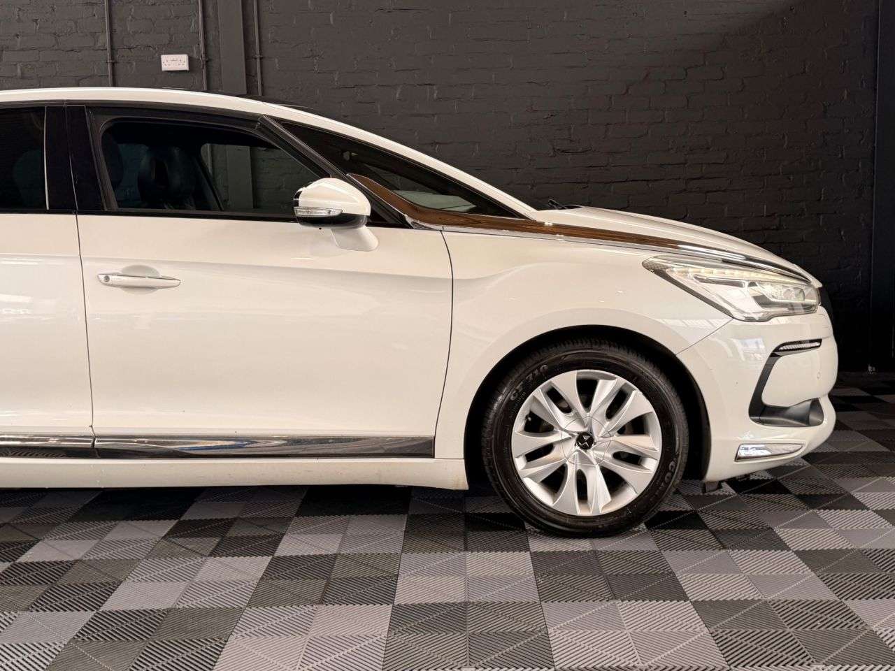 2015 DS AUTOMOBILES DS 5 2015 DS AUTOMOBILES DS 5