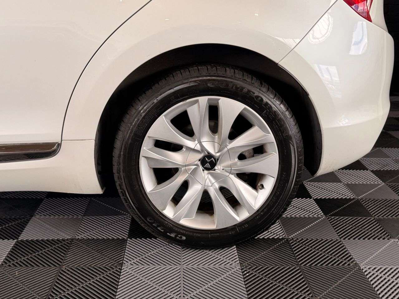2015 DS AUTOMOBILES DS 5 2015 DS AUTOMOBILES DS 5