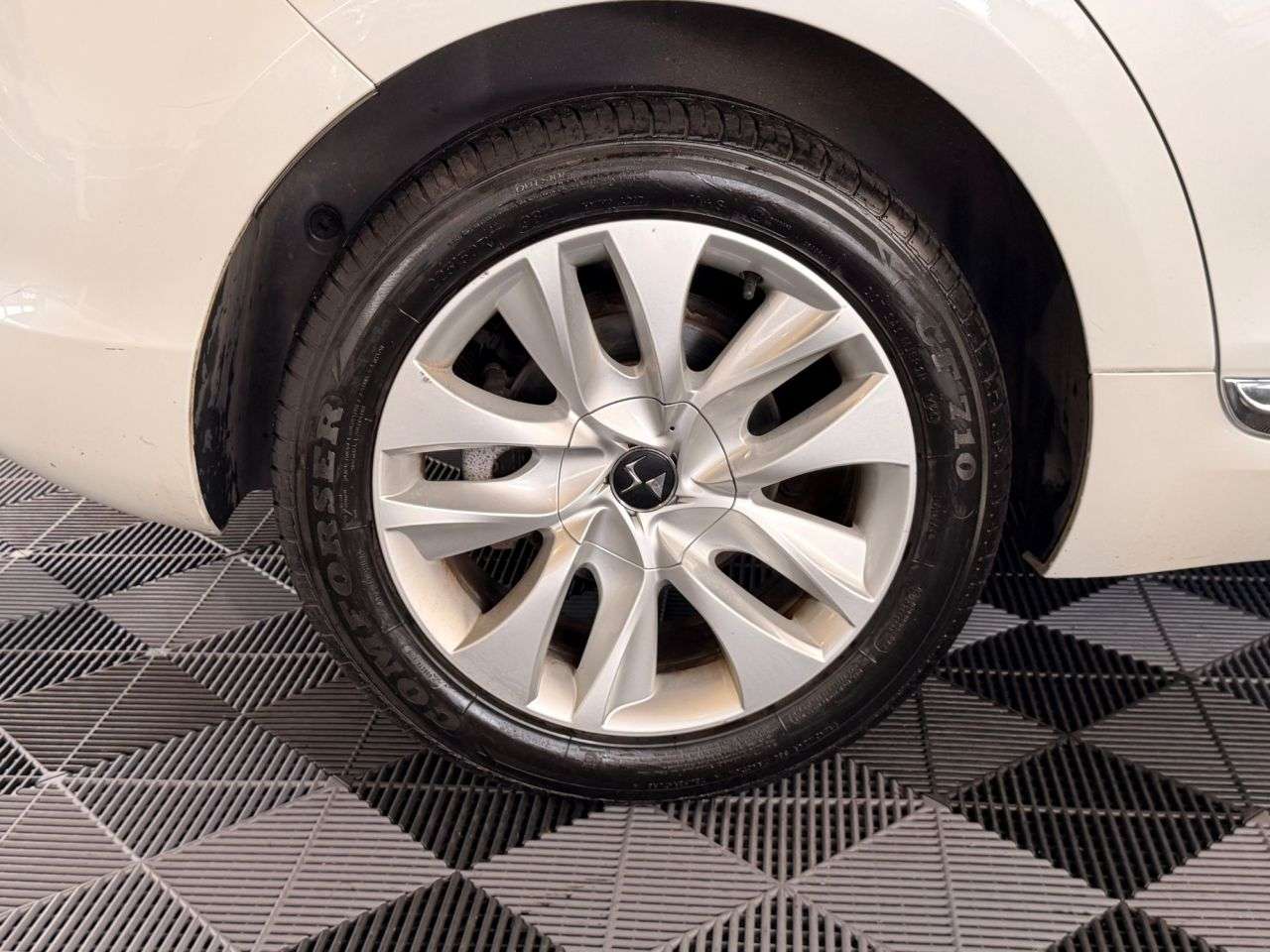 2015 DS AUTOMOBILES DS 5 2015 DS AUTOMOBILES DS 5