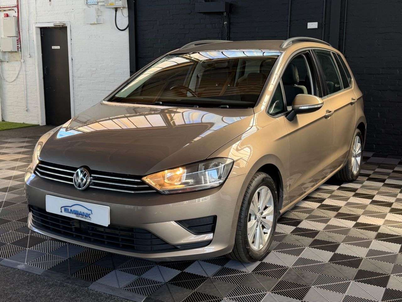 2017 VOLKSWAGEN GOLF SV 2017 VOLKSWAGEN GOLF SV