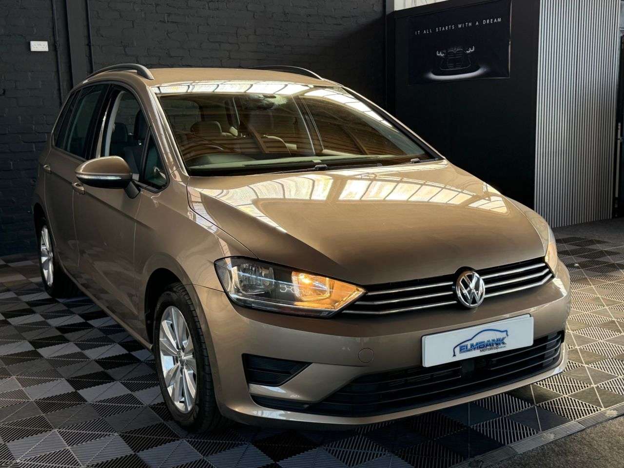 2017 VOLKSWAGEN GOLF SV 2017 VOLKSWAGEN GOLF SV