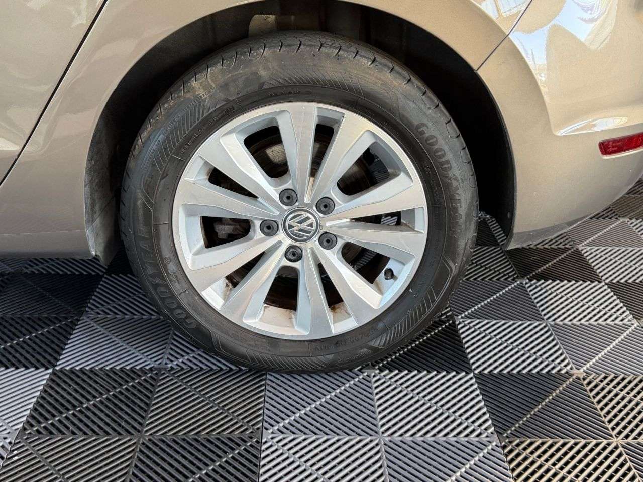 2017 VOLKSWAGEN GOLF SV 2017 VOLKSWAGEN GOLF SV