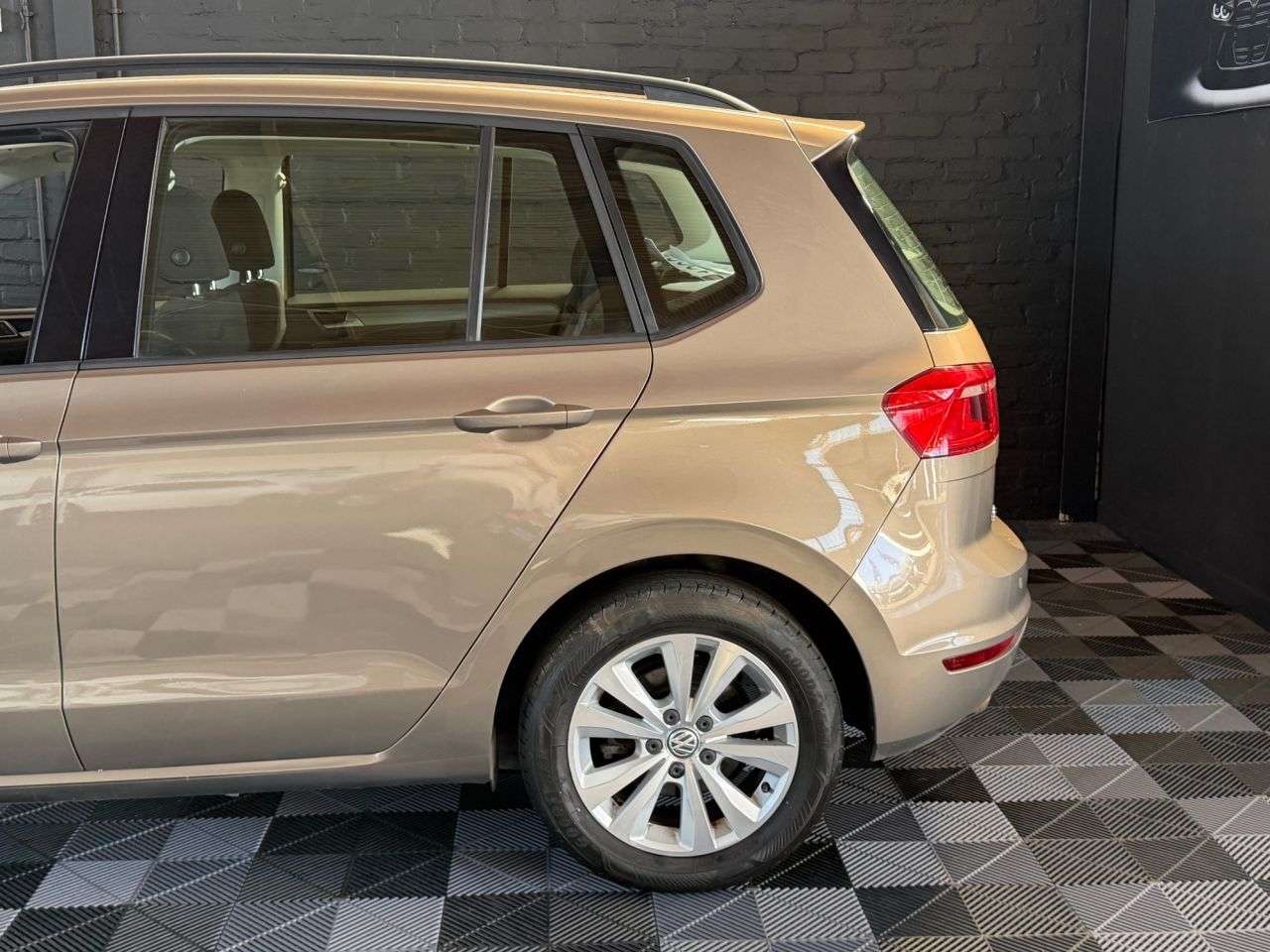 2017 VOLKSWAGEN GOLF SV 2017 VOLKSWAGEN GOLF SV