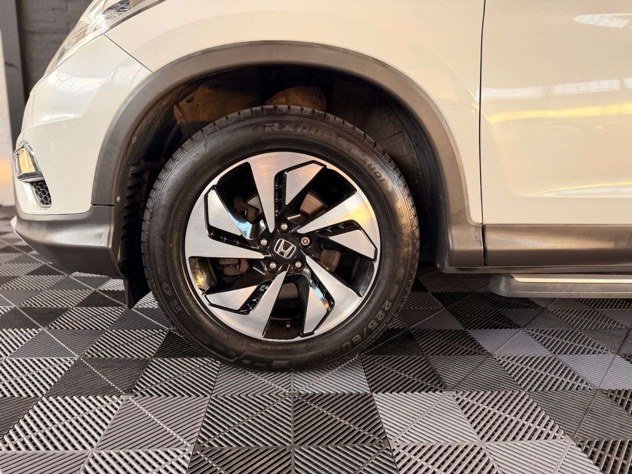A 2015 HONDA CR-V 1.6 i-DTEC EX SUV 5dr Diesel Manual 4WD Euro 6 (s/s) (160 ps) ULEZ COMPLIAN A 2015 HONDA CR-V 1.6 i-DTEC EX SUV 5dr Diesel Manual 4WD Euro 6 (s/s) (160 ps) ULEZ COMPLIAN