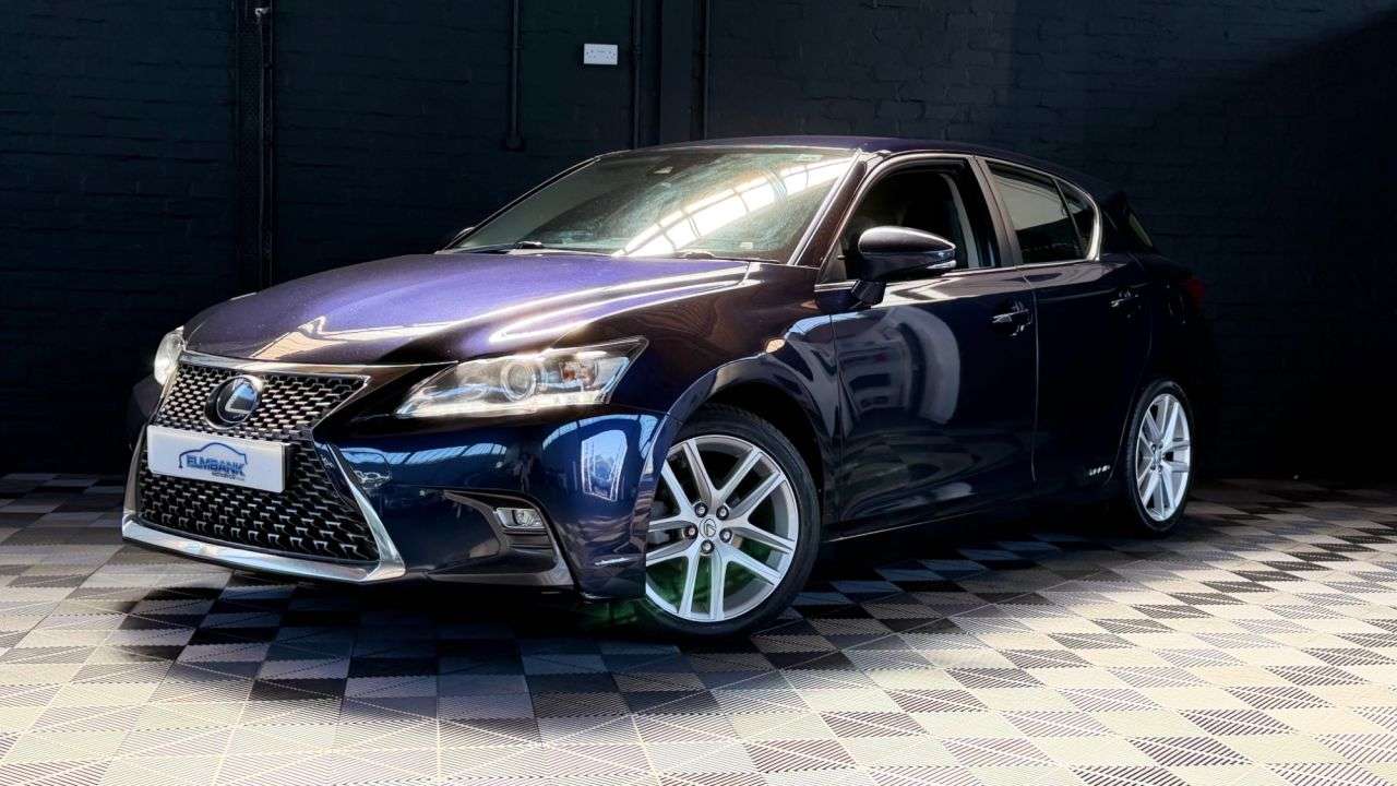 A 2018 LEXUS CT 1.8 200h SE (Plus Pack) Hatchback 5dr Petrol Hybrid E-CVT Euro 6 (s/s) (136 A 2018 LEXUS CT 1.8 200h SE (Plus Pack) Hatchback 5dr Petrol Hybrid E-CVT Euro 6 (s/s) (136