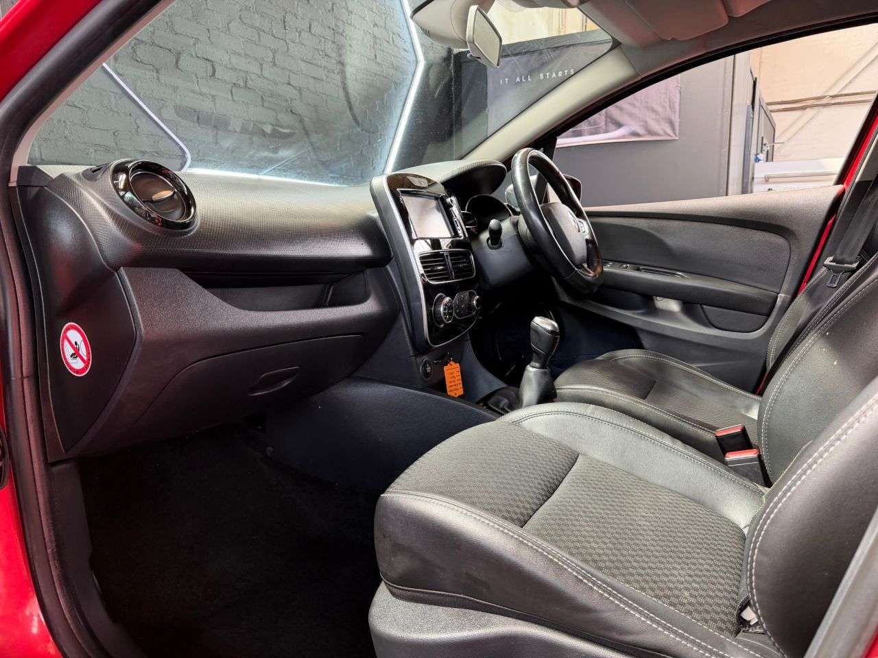 2018 RENAULT CLIO 2018 RENAULT CLIO