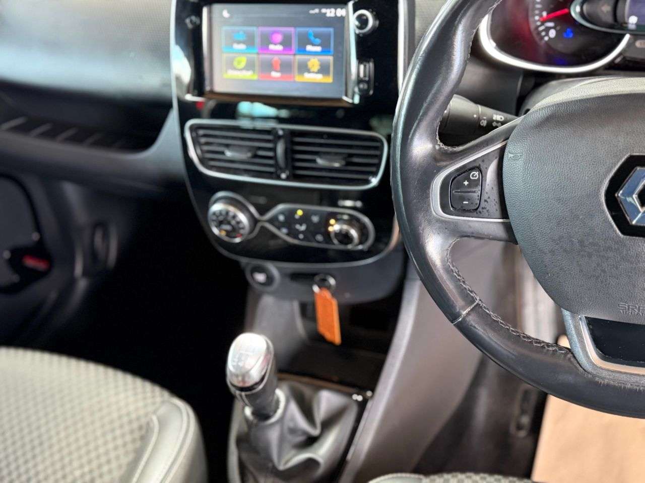 2018 RENAULT CLIO 2018 RENAULT CLIO