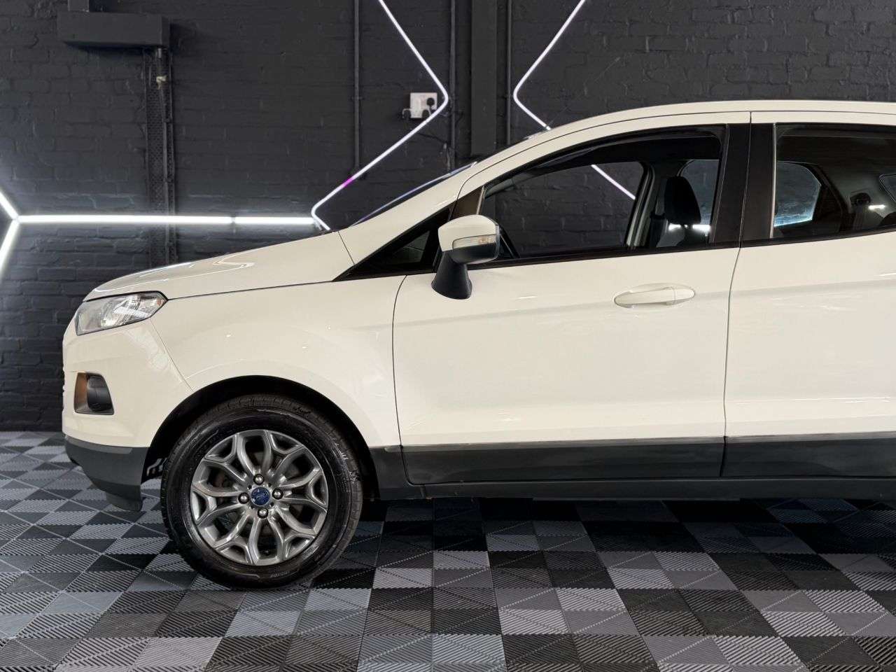 A 2015 FORD ECOSPORT 1.0T EcoBoost Zetec SUV 5dr Petrol Manual 2WD Euro 6 (s/s) (125 ps) GREAT V A 2015 FORD ECOSPORT 1.0T EcoBoost Zetec SUV 5dr Petrol Manual 2WD Euro 6 (s/s) (125 ps) GREAT V