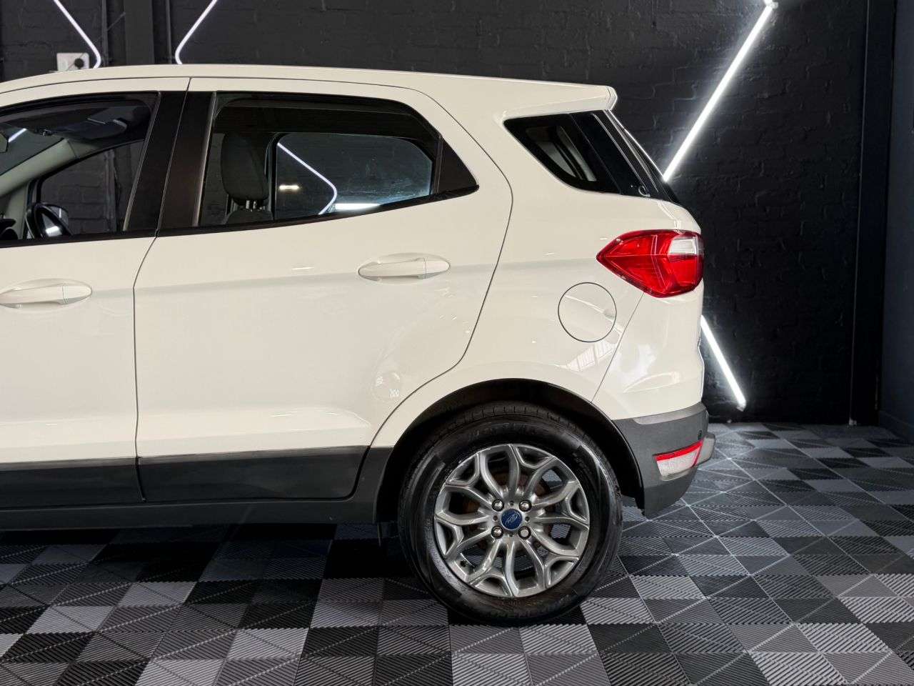A 2015 FORD ECOSPORT 1.0T EcoBoost Zetec SUV 5dr Petrol Manual 2WD Euro 6 (s/s) (125 ps) GREAT V A 2015 FORD ECOSPORT 1.0T EcoBoost Zetec SUV 5dr Petrol Manual 2WD Euro 6 (s/s) (125 ps) GREAT V