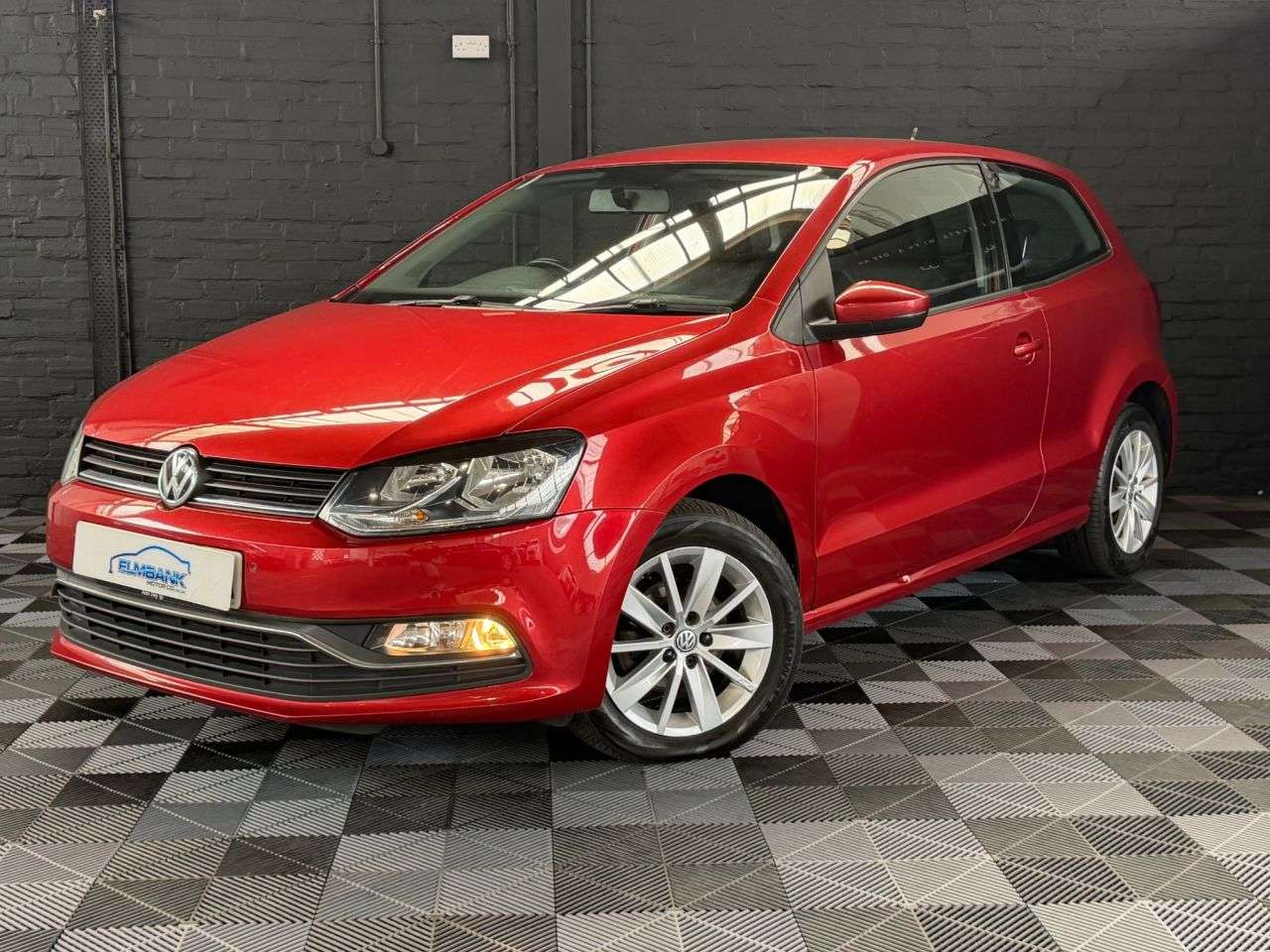 A 2015 VOLKSWAGEN POLO 1.2 TSI BlueMotion Tech SE Hatchback 3dr Petrol Manual Euro 6 (s/s) (90 ps) A 2015 VOLKSWAGEN POLO 1.2 TSI BlueMotion Tech SE Hatchback 3dr Petrol Manual Euro 6 (s/s) (90 ps)