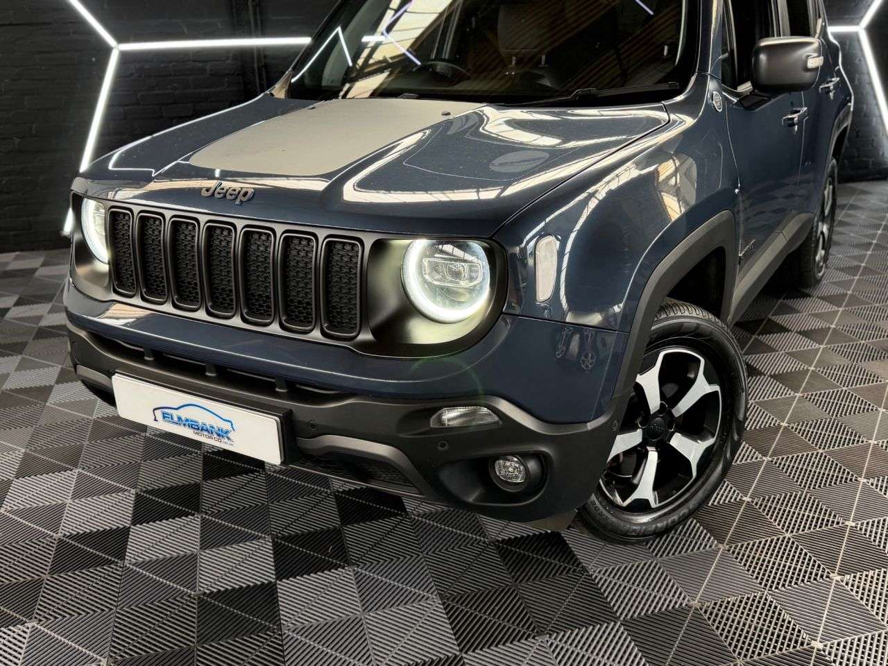 A 2020 JEEP RENEGADE 1.3 GSE T4 11.4kWh Trailhawk SUV 5dr Petrol Plug-in Hybrid Auto 4xe Euro 6 A 2020 JEEP RENEGADE 1.3 GSE T4 11.4kWh Trailhawk SUV 5dr Petrol Plug-in Hybrid Auto 4xe Euro 6