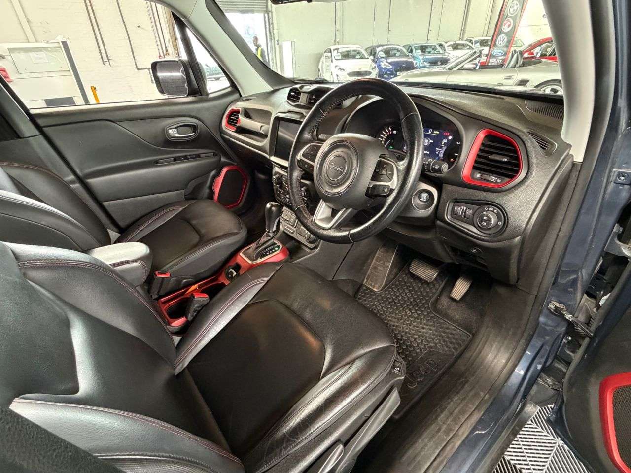 A 2020 JEEP RENEGADE 1.3 GSE T4 11.4kWh Trailhawk SUV 5dr Petrol Plug-in Hybrid Auto 4xe Euro 6 A 2020 JEEP RENEGADE 1.3 GSE T4 11.4kWh Trailhawk SUV 5dr Petrol Plug-in Hybrid Auto 4xe Euro 6