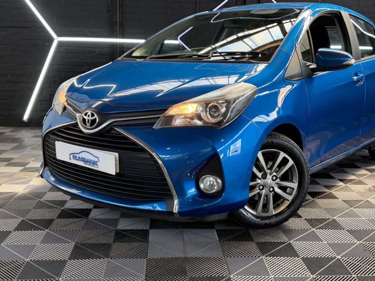 A 2015 TOYOTA YARIS 1.33 Dual VVT-i Icon Hatchback 5dr Petrol Manual Euro 5 Euro 5 (99 ps) PERF A 2015 TOYOTA YARIS 1.33 Dual VVT-i Icon Hatchback 5dr Petrol Manual Euro 5 Euro 5 (99 ps) PERF